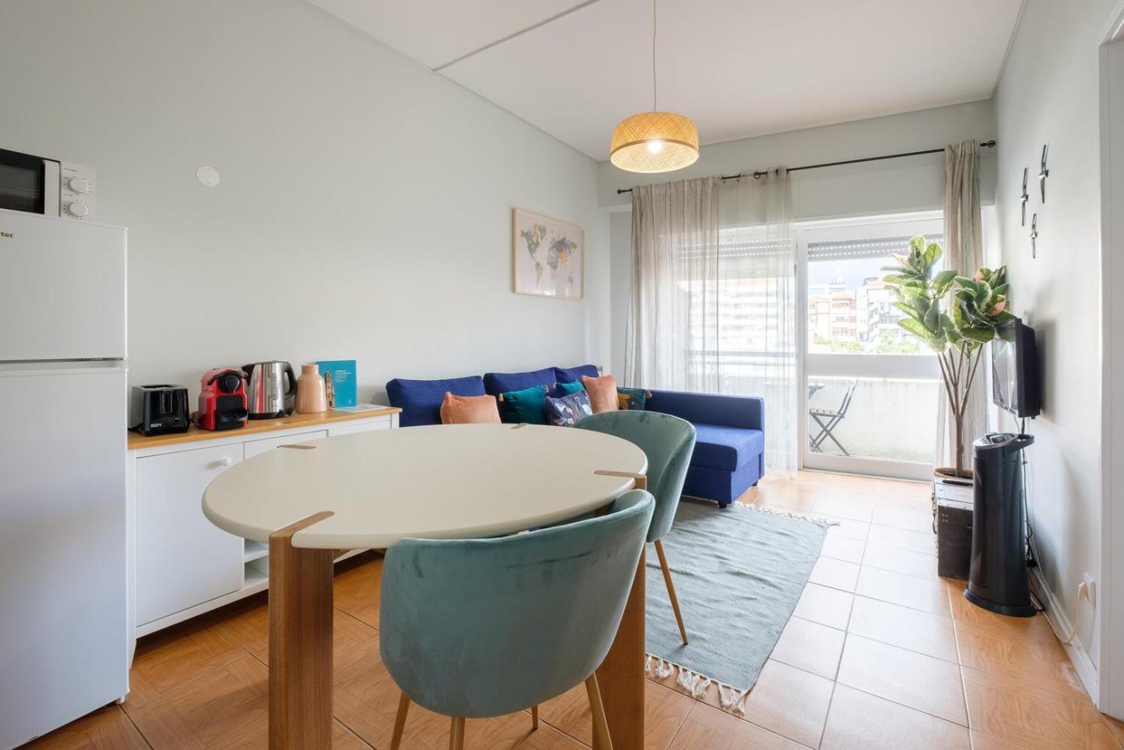 Guestready - Back To Little World