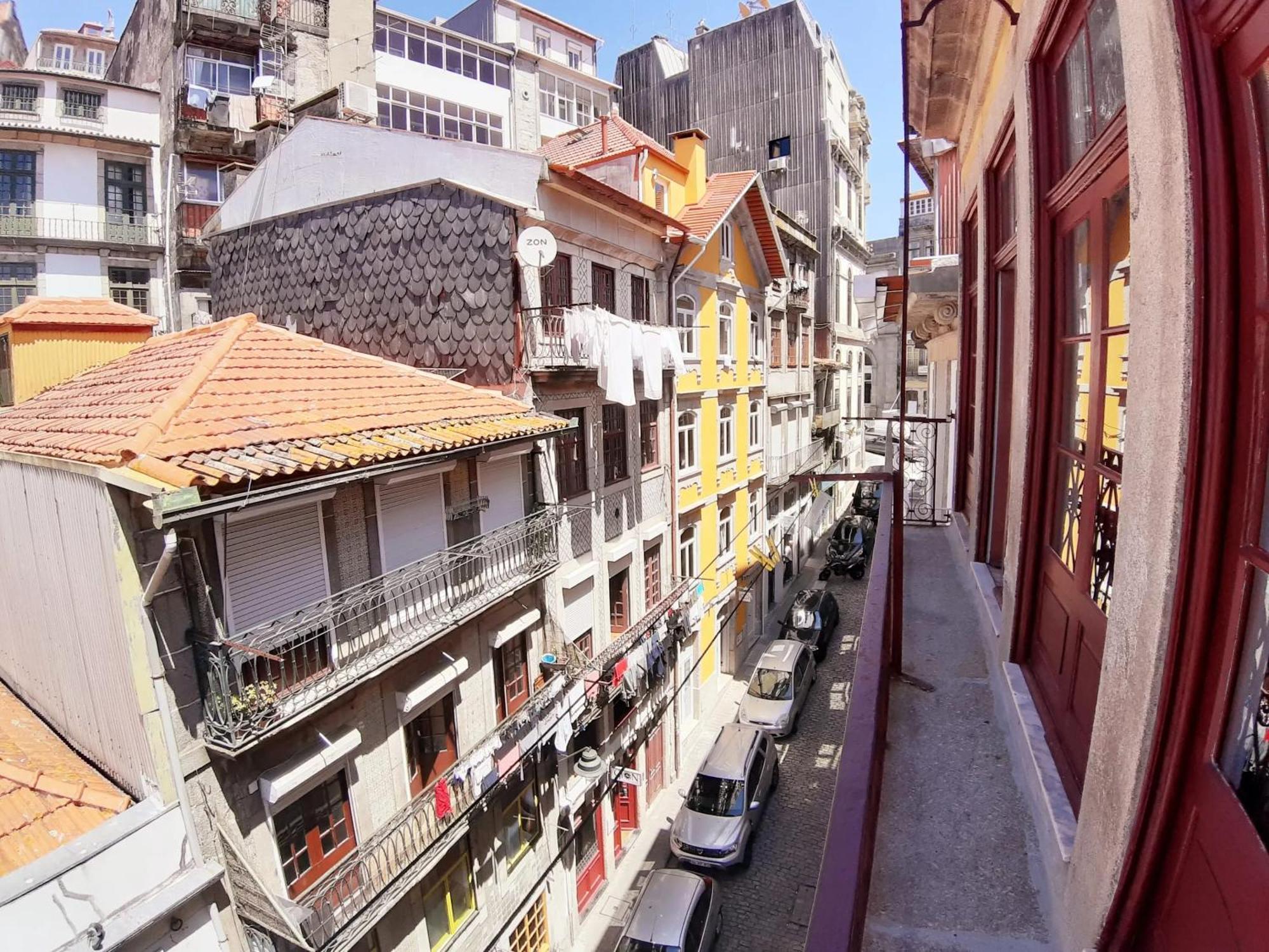 Apartment Stylish In Porto, Balcony. *