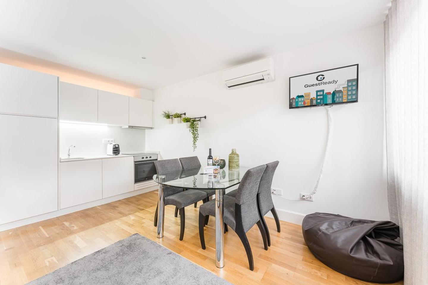 Guestready - Bright In The Heart Of *