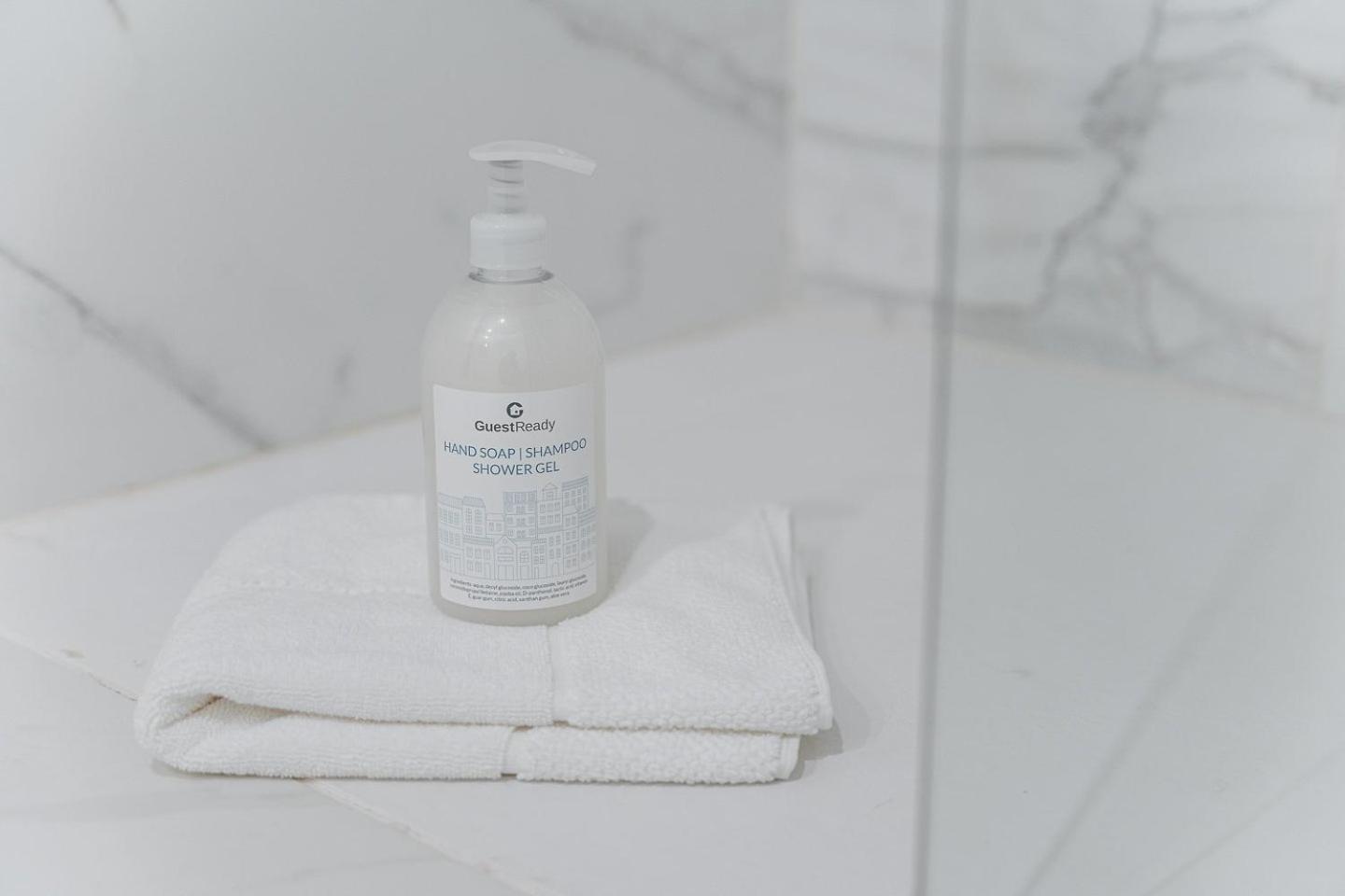 Guestready - Sleek Monochromatic In Bonfim Apartment *