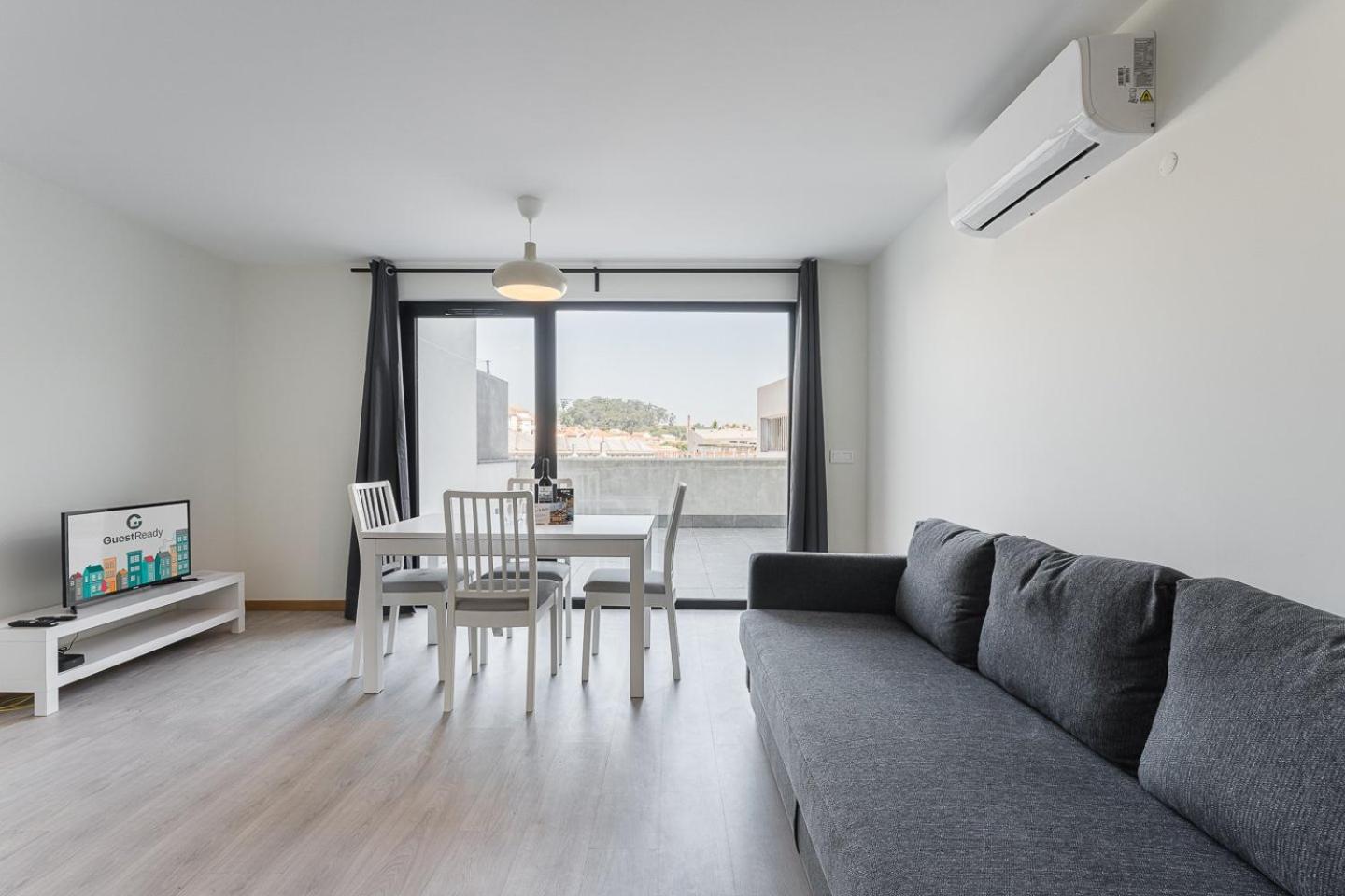 Guestready - Sleek Monochromatic In Bonfim Apartment