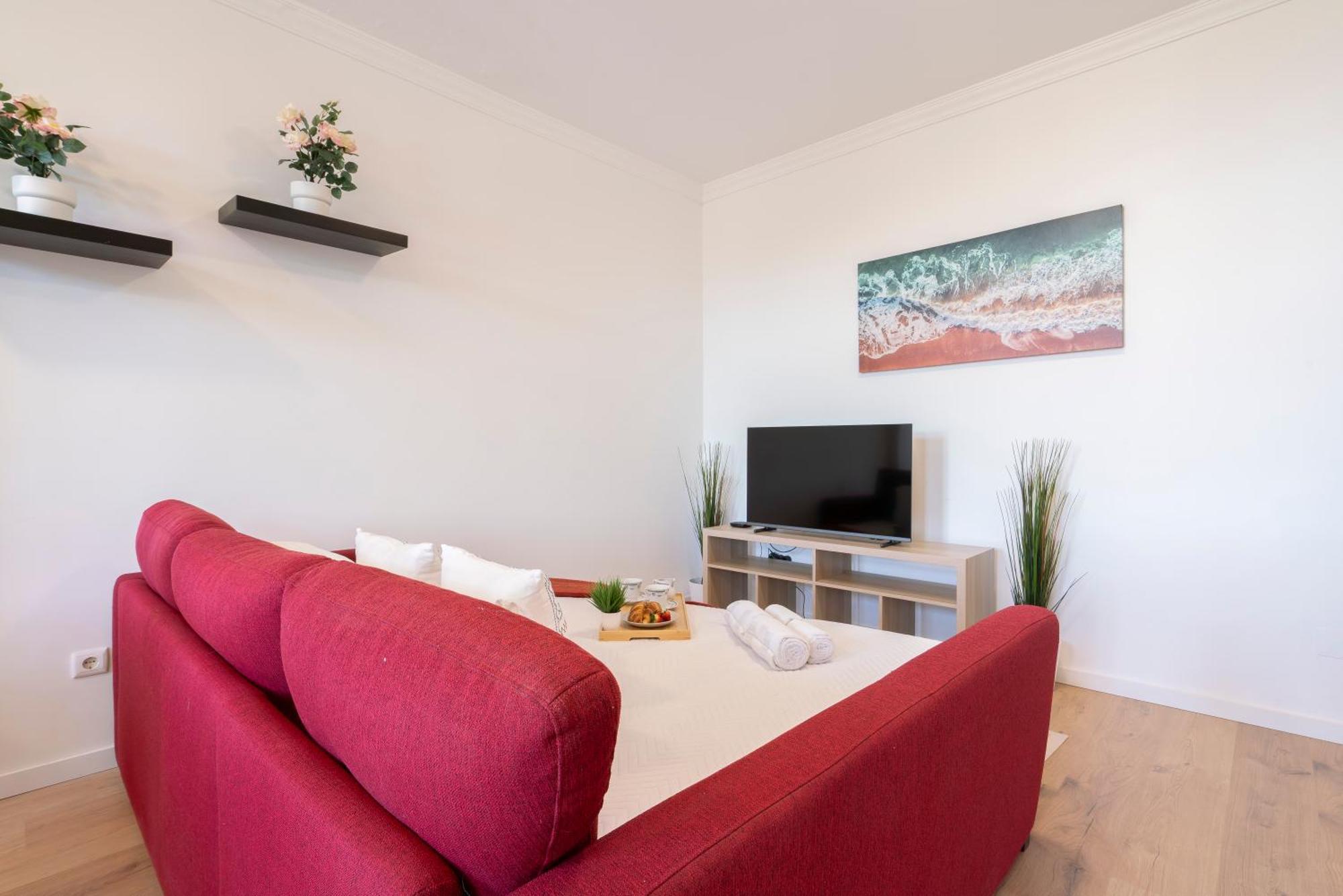 Host Wise - Comfy Minimalist Flat *