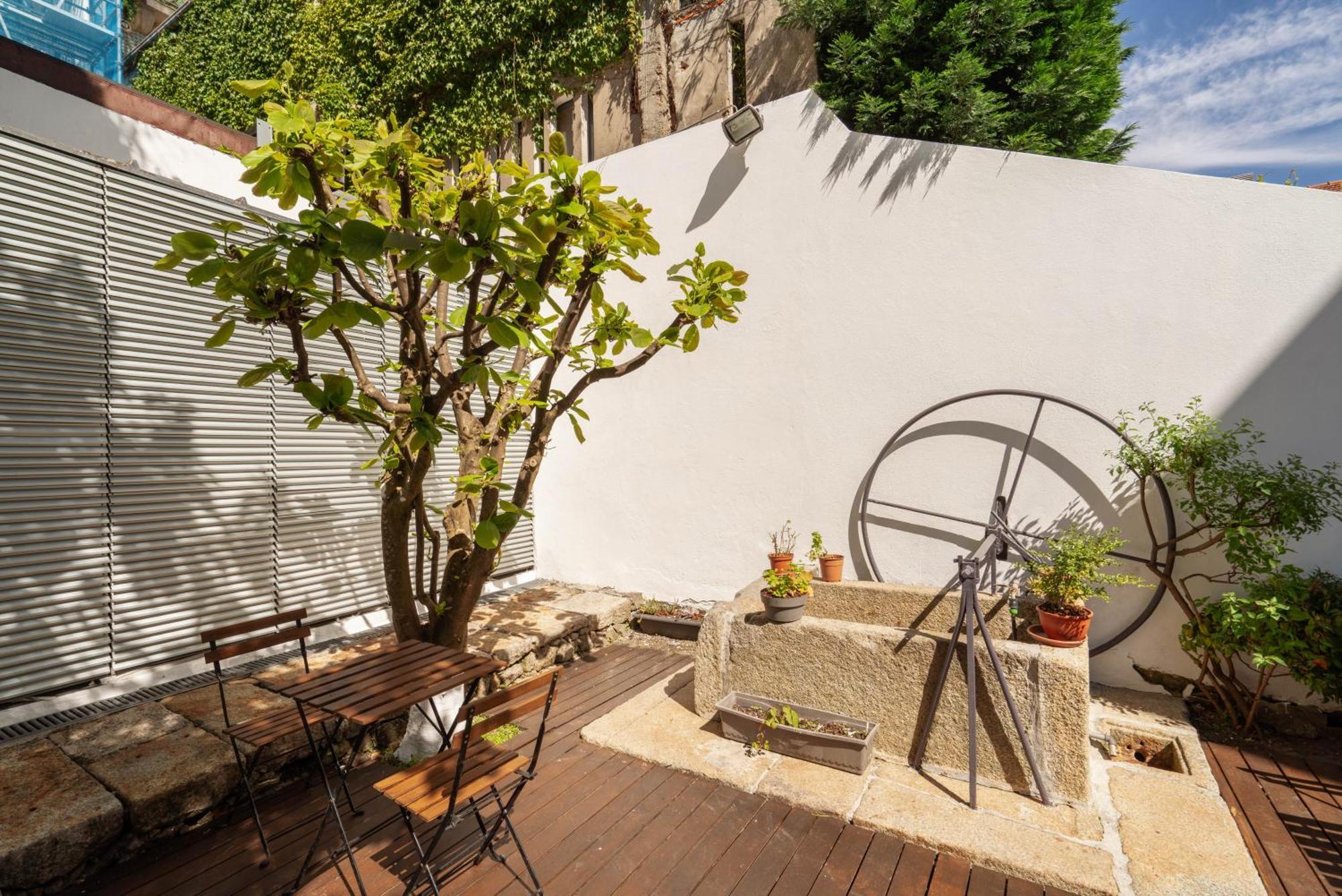 Lounge & By Host Wise Hostel Porto