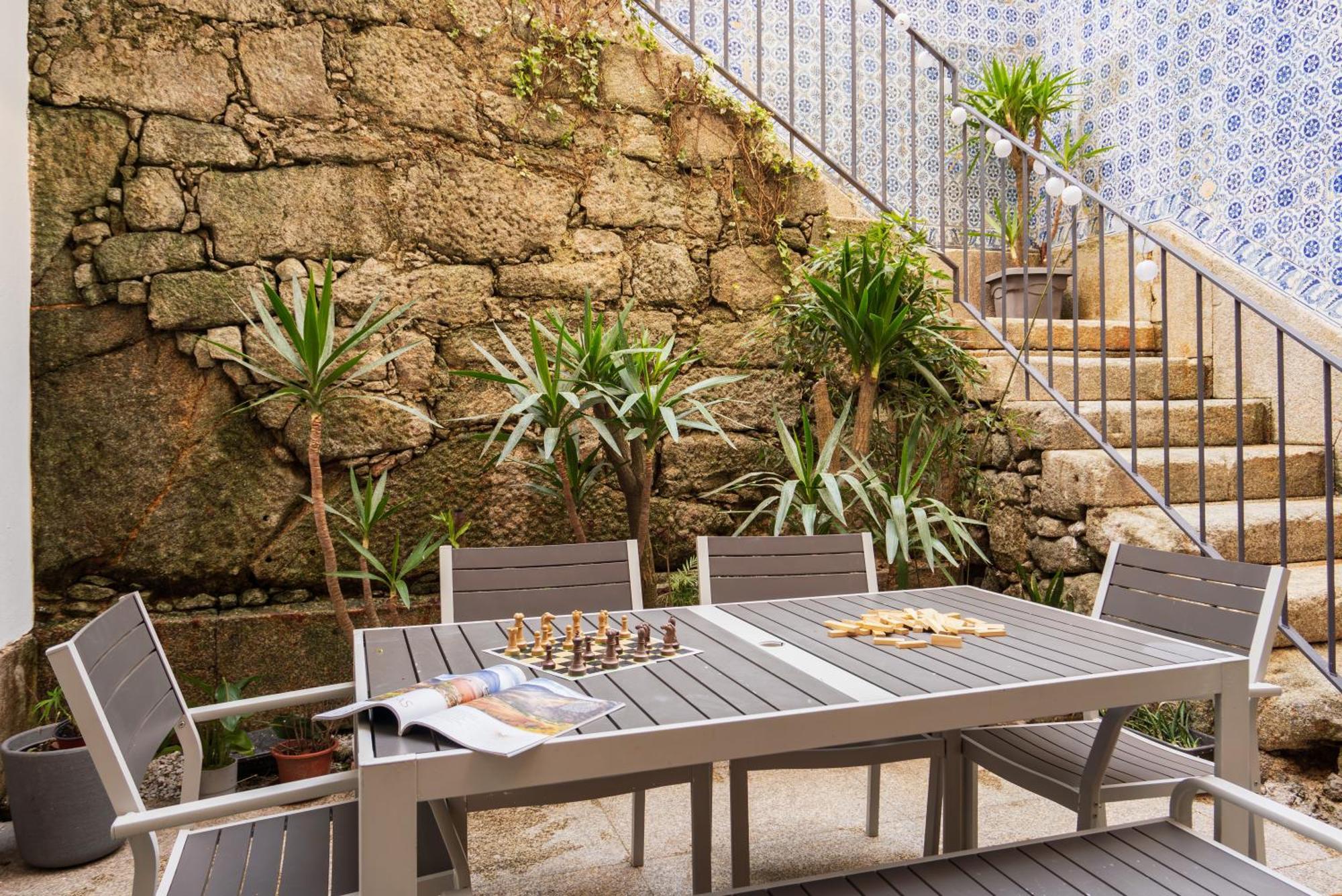 Lounge & By Host Wise Hostel Porto