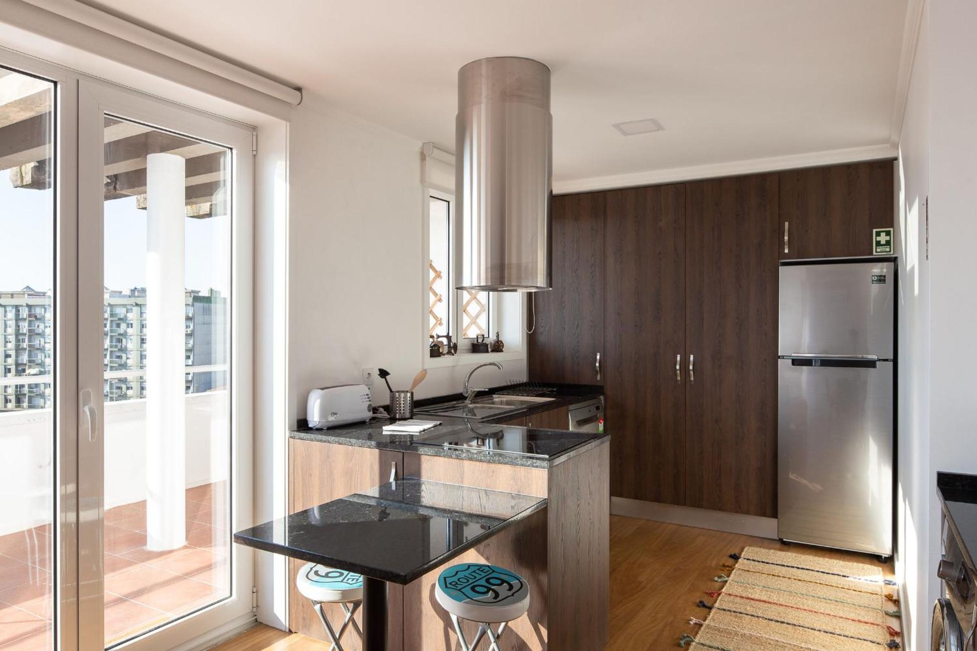 Lovelystay - Penthouse Balcony