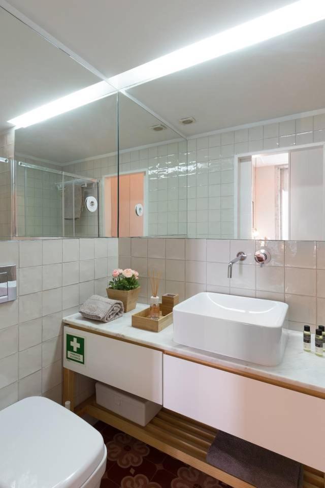 Apartment Get A Golden And Flower Flat *