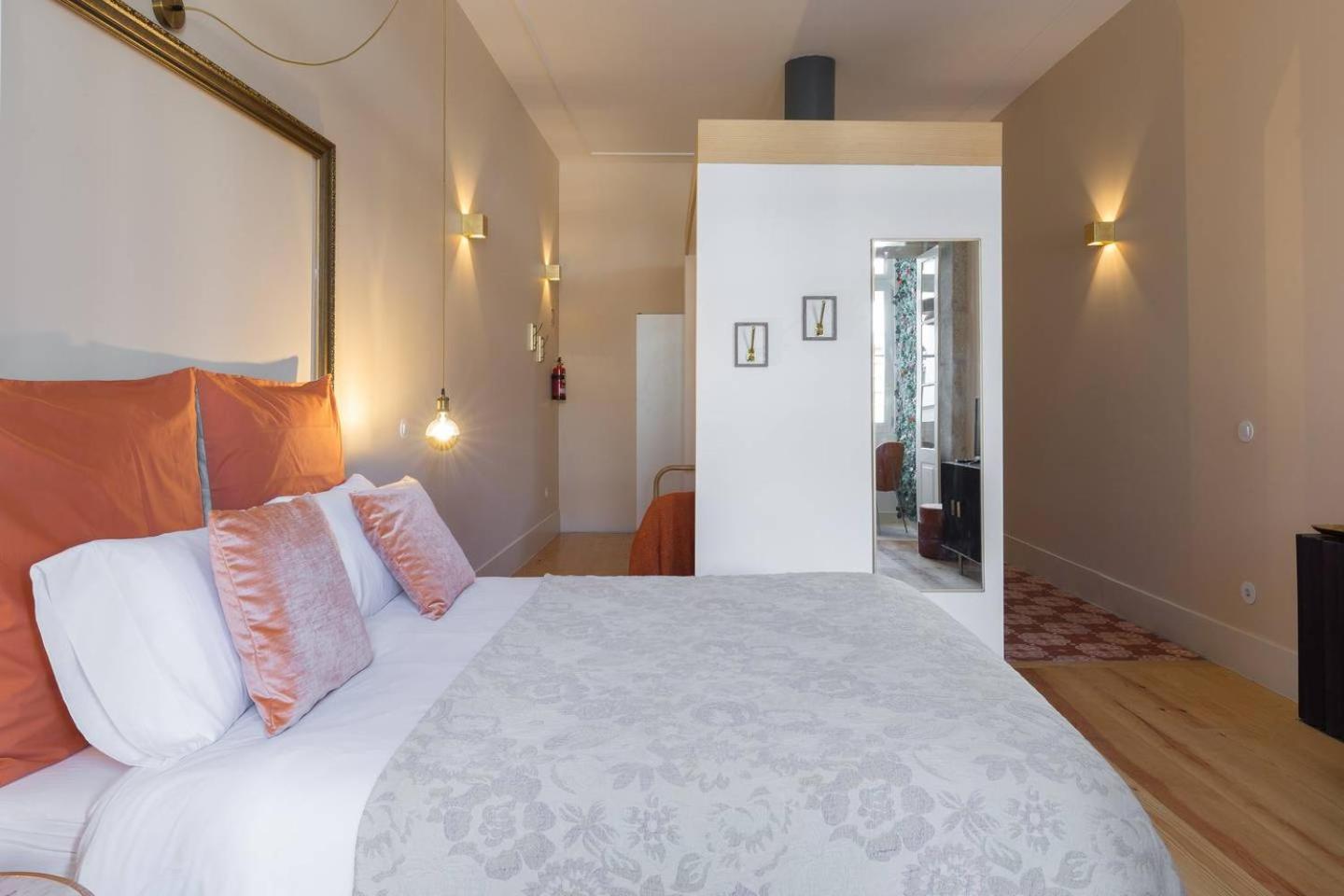Get A Golden And Flower Flat Porto