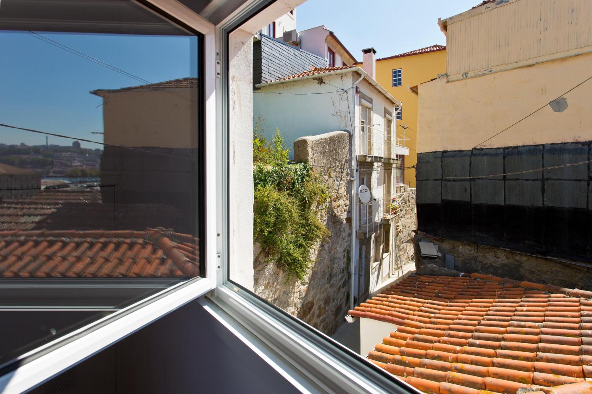 Aposentus - The Light House At Miragaia Porto