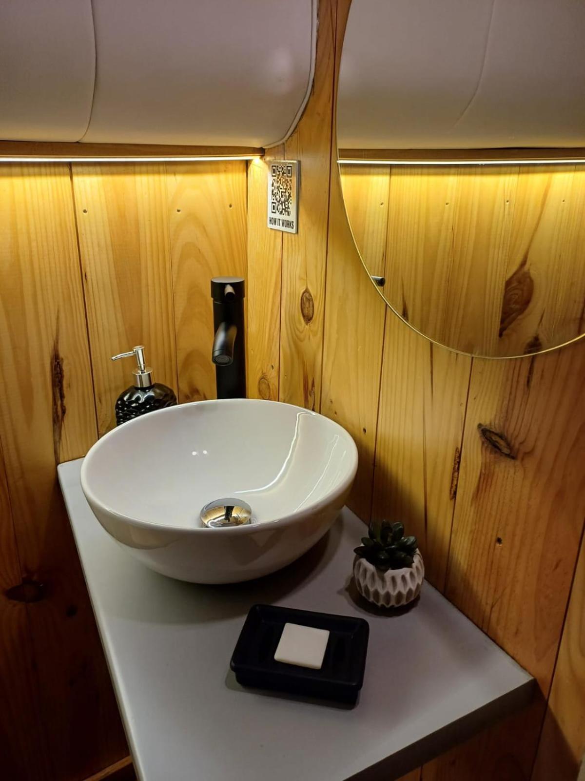 Botel Sleepboat Luxlife Yatch *