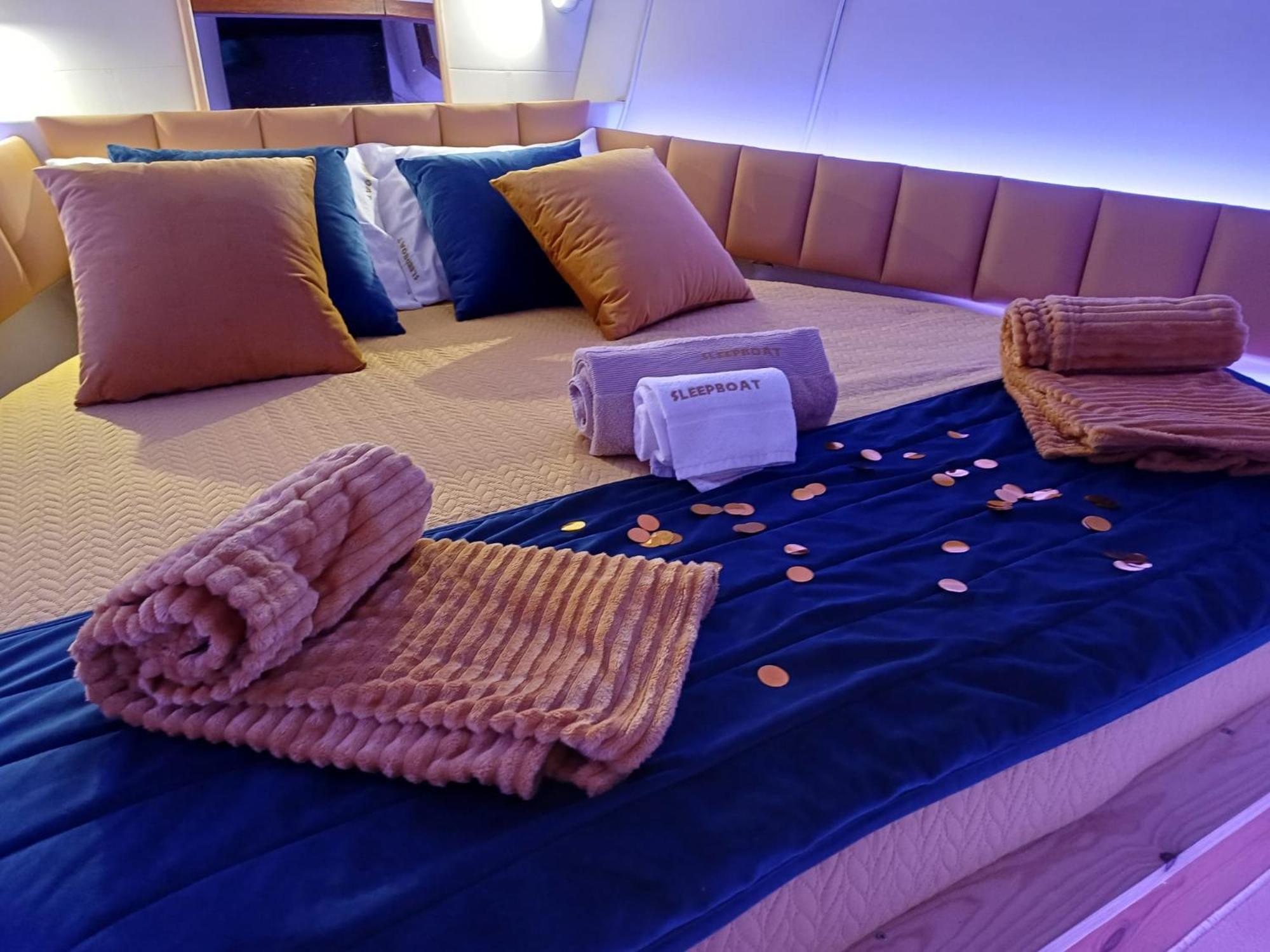 Sleepboat Luxlife Yatch Porto