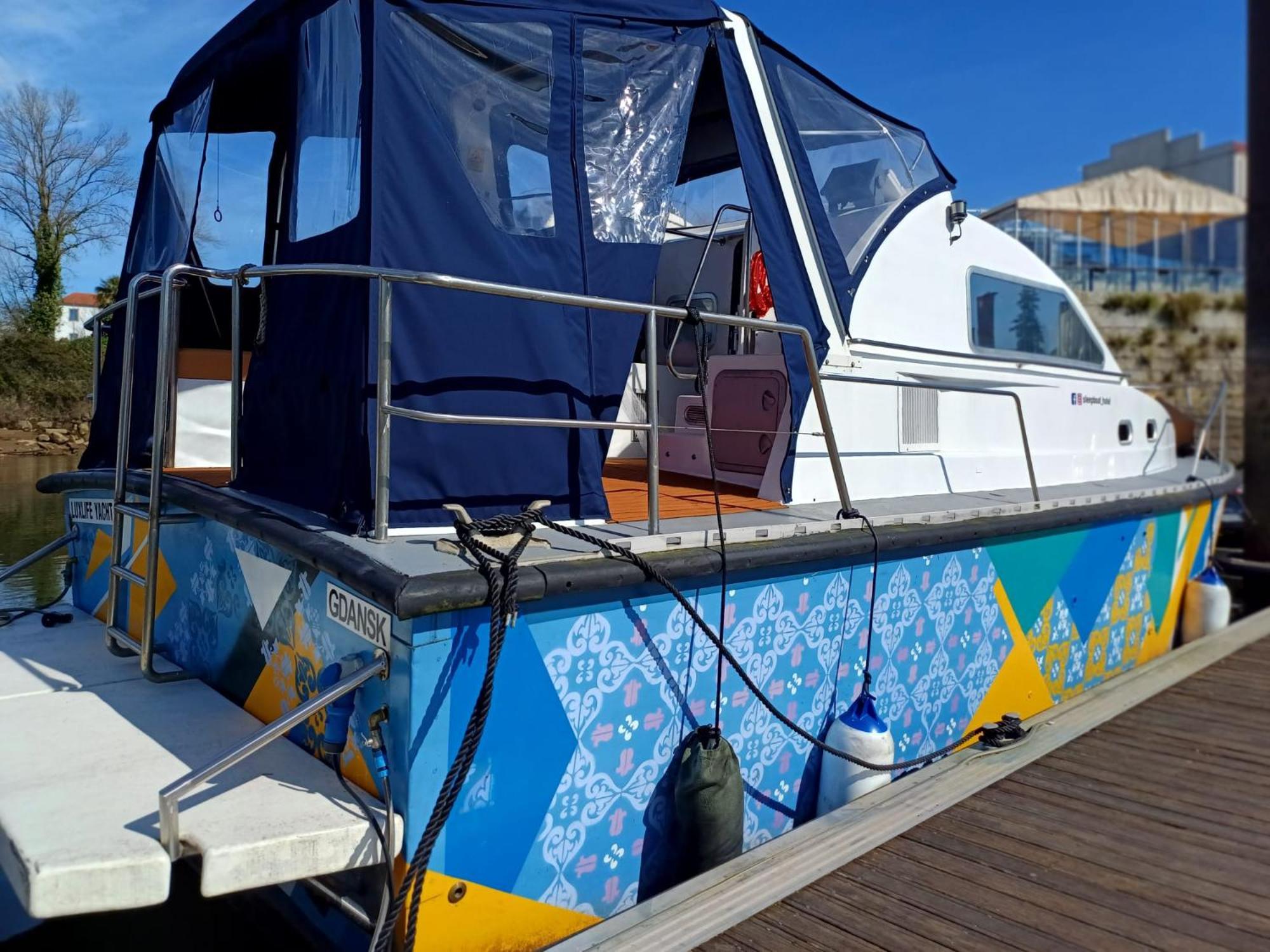 Sleepboat Luxlife Yatch Porto