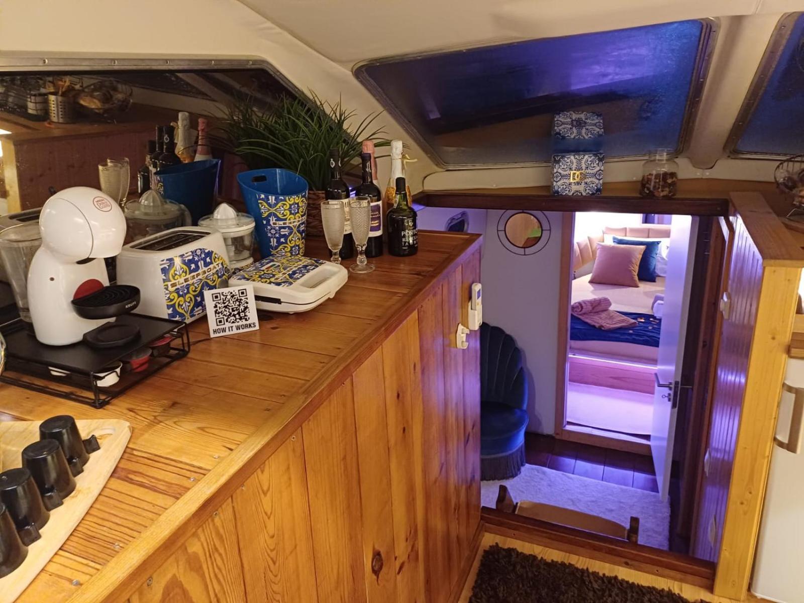 Botel Sleepboat Luxlife Yatch Porto