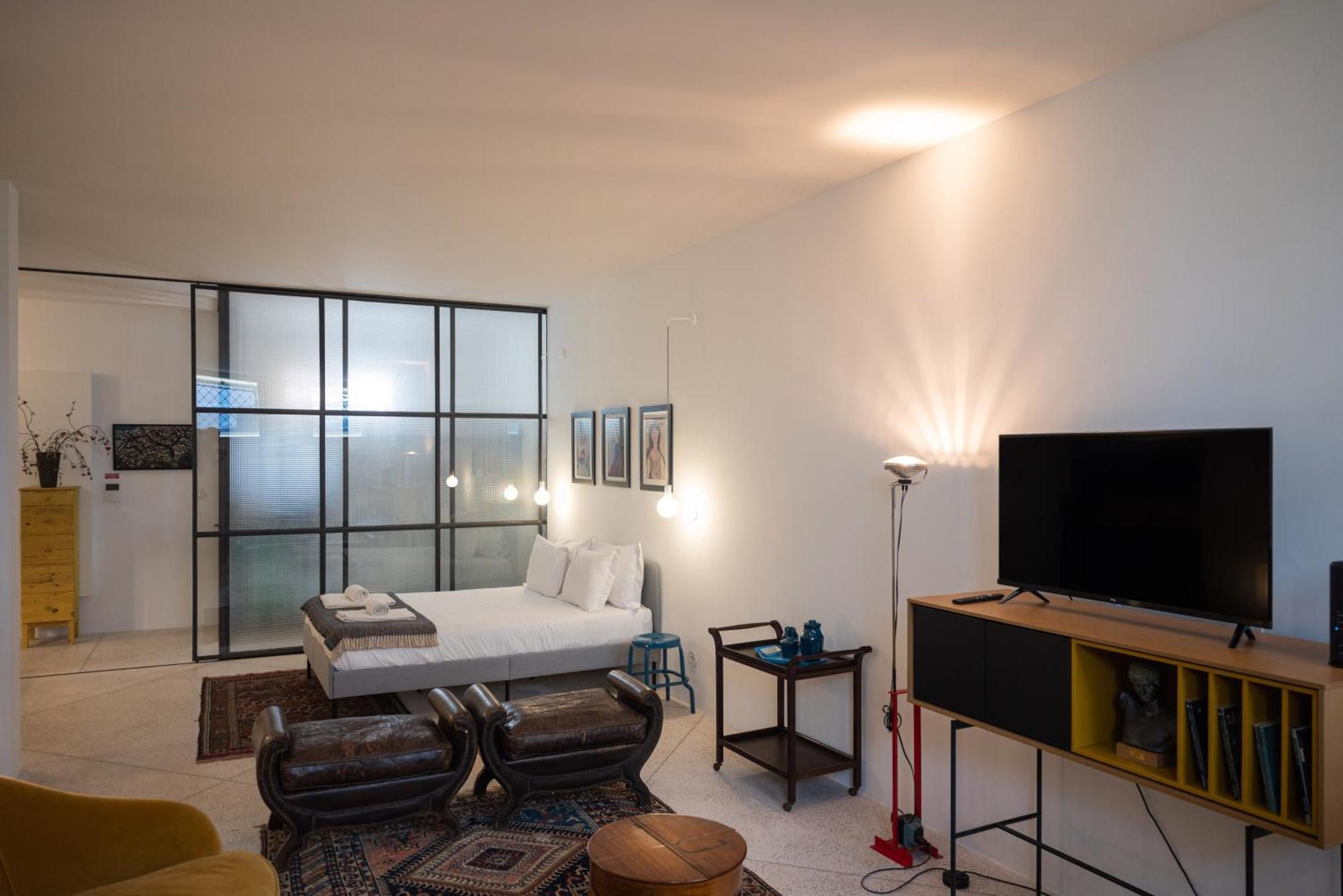 Apartment Touchy *