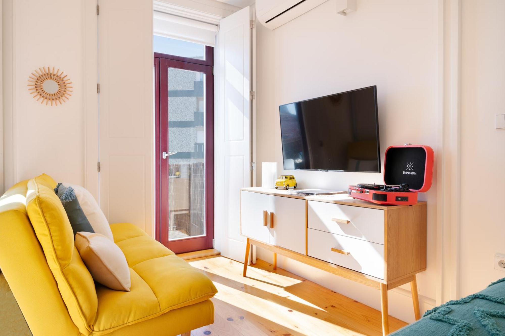 *lighty Santa Catarina Studio* Balcony/dishwasher Porto