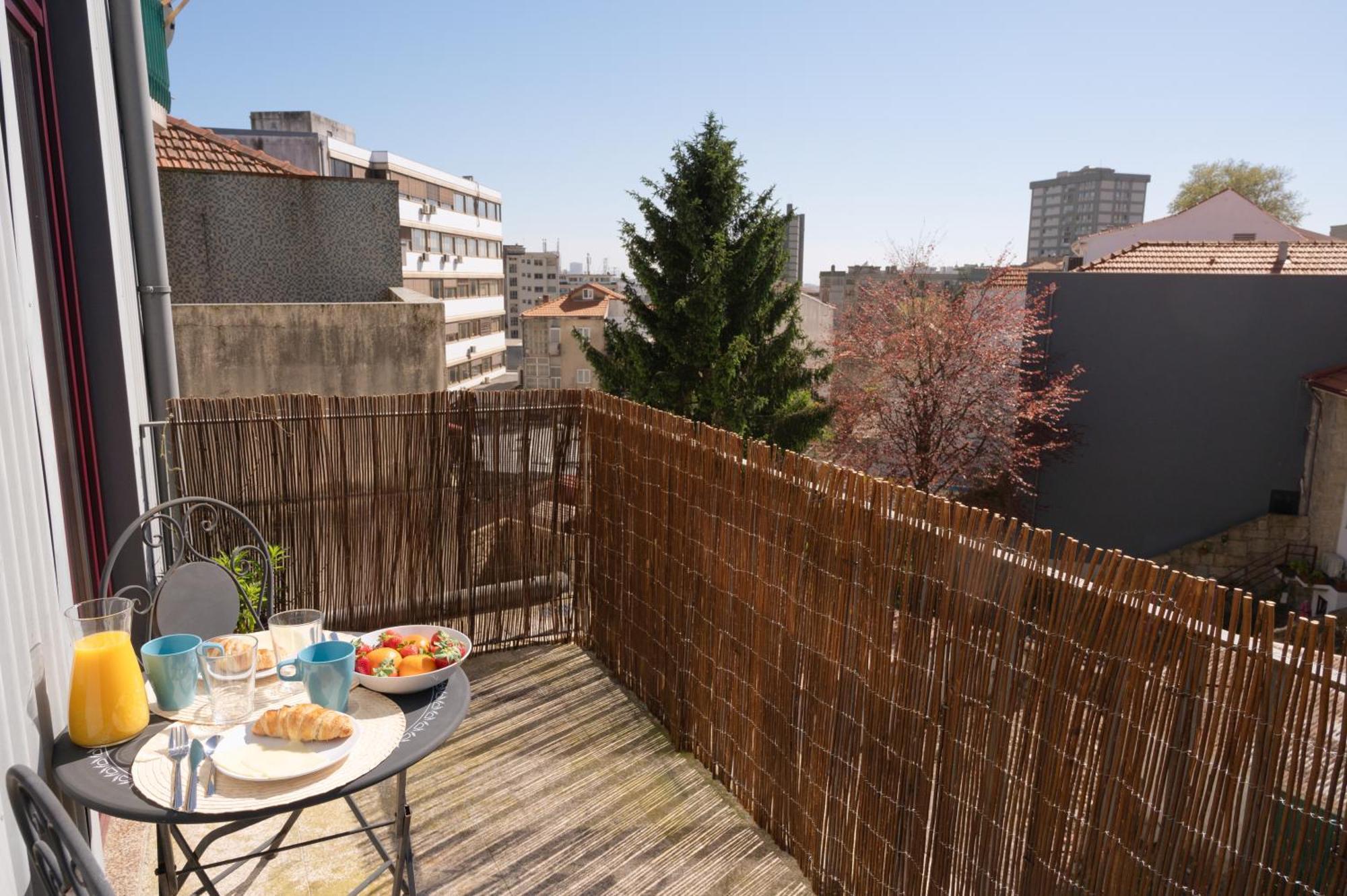 Apartamento *lighty Santa Catarina Studio* Balcony/dishwasher Porto