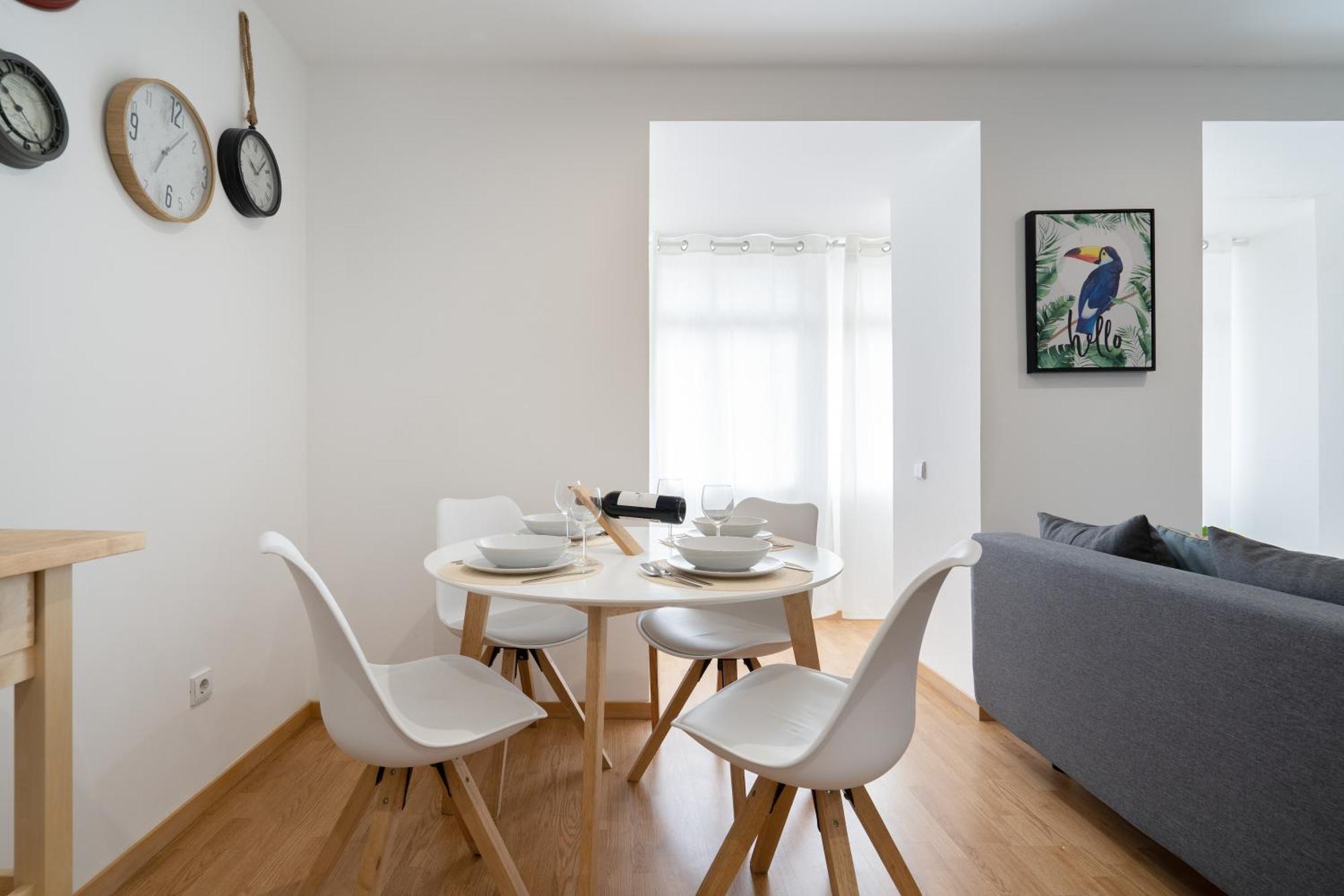 Apartment Host Wise - Colorful Fresh Flats - Batalha *