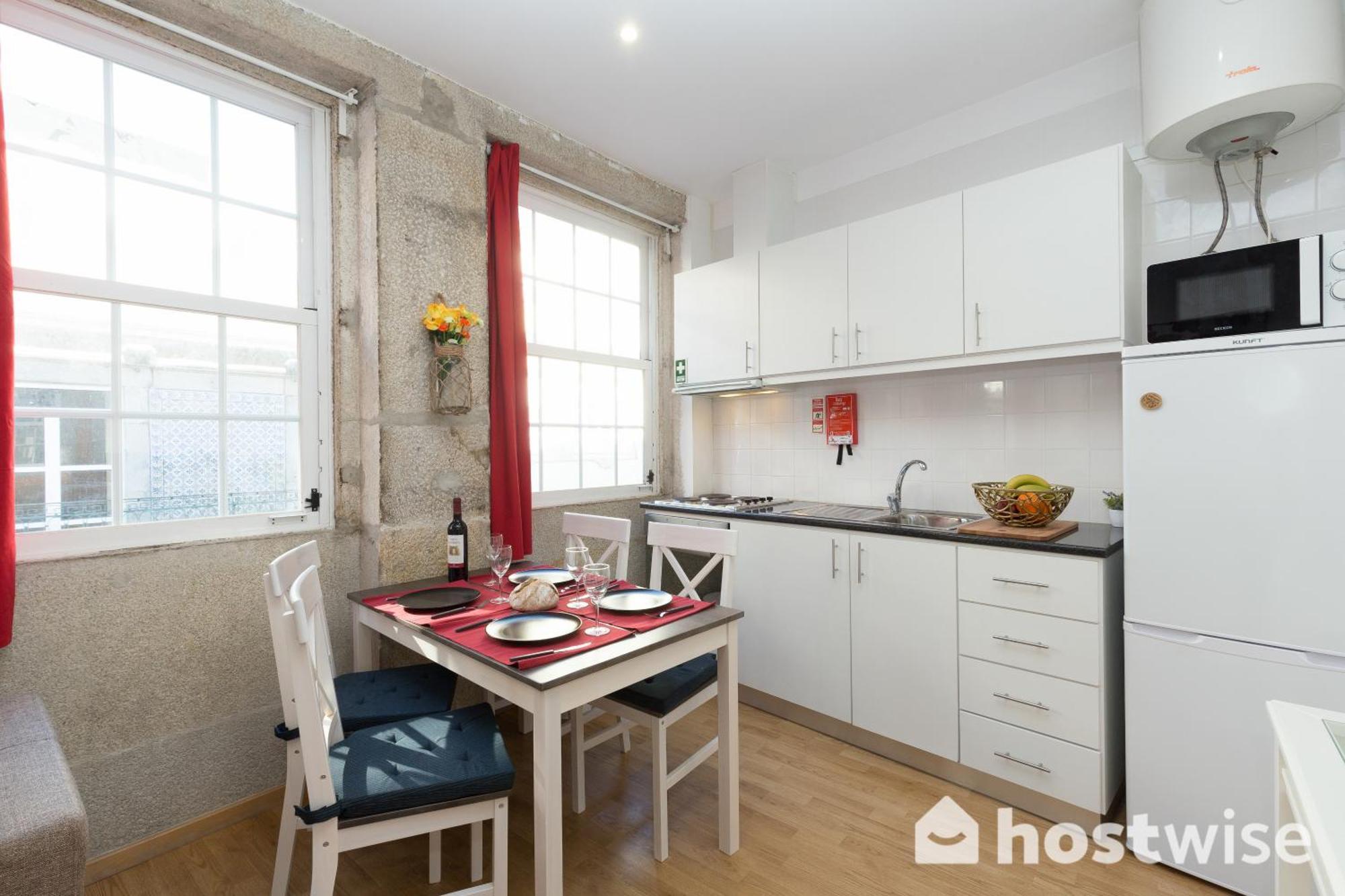 Apartment Host Wise - Colorful Fresh Flats - Batalha *