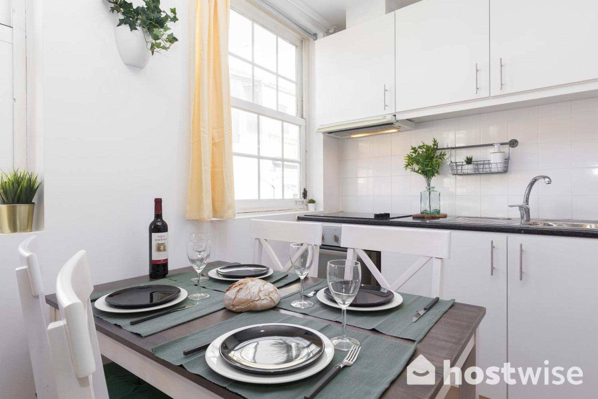 Host Wise - Colorful Fresh Flats - Batalha