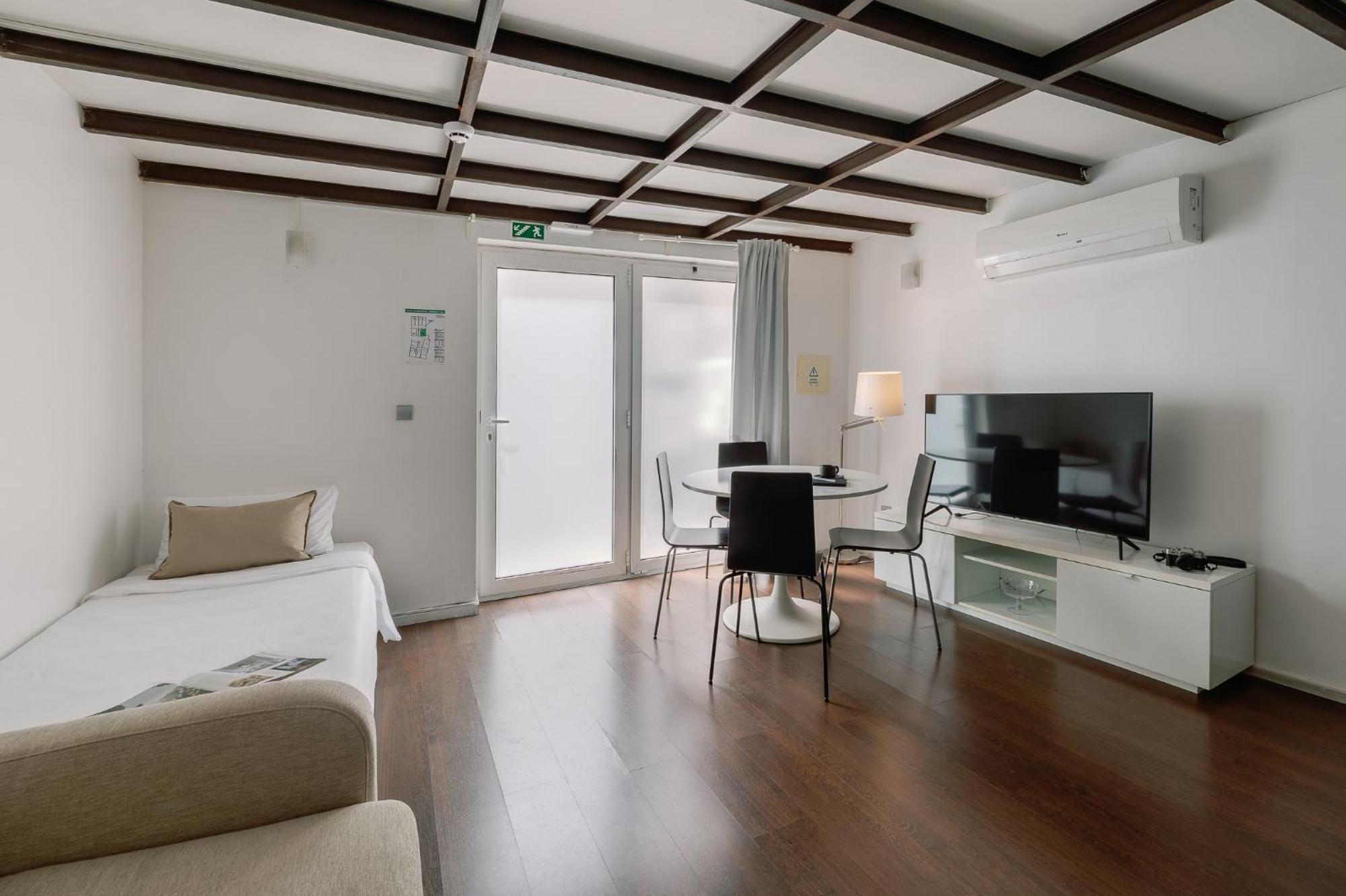 Fine Arts By Olala Homes * Porto
