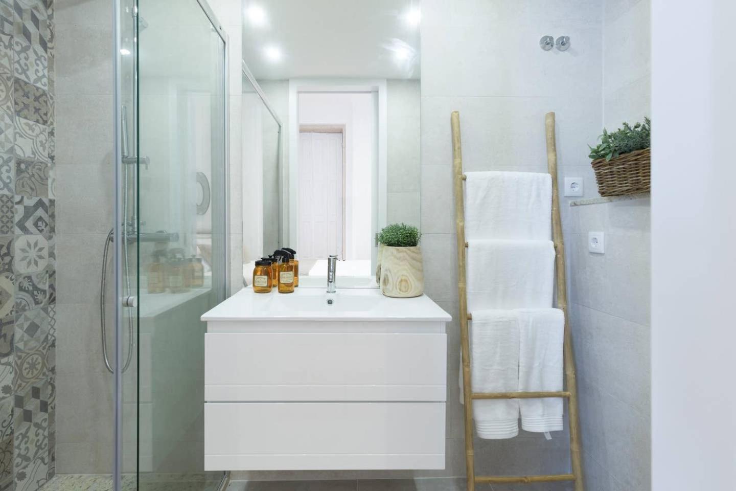 Guestready - Splendid Freitas W/ Patio Apartment