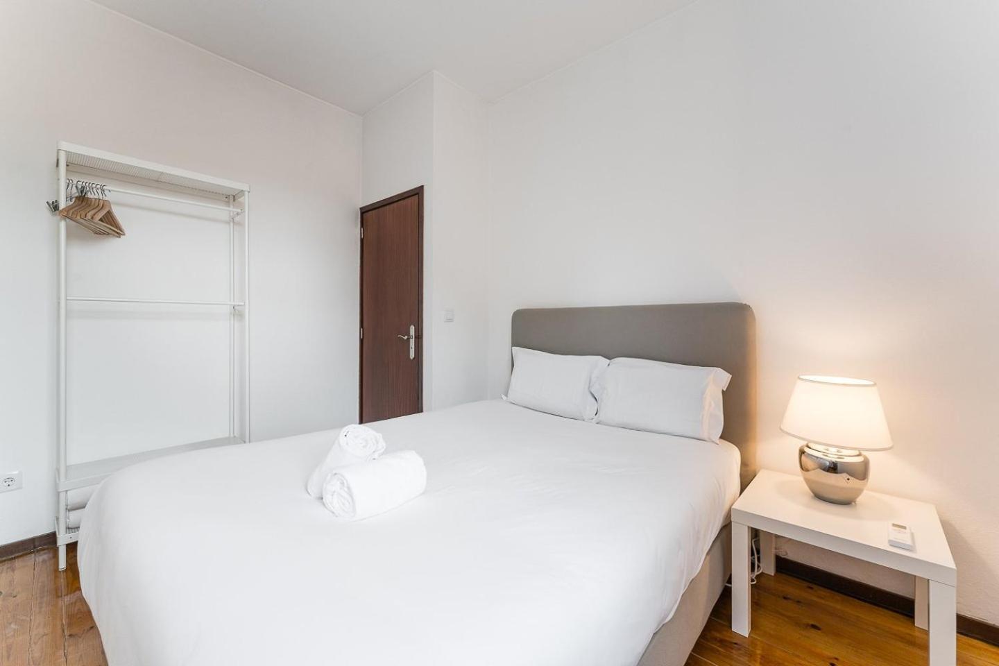 Guestready - Modern Duplex, Neo-classical Building Guest house *