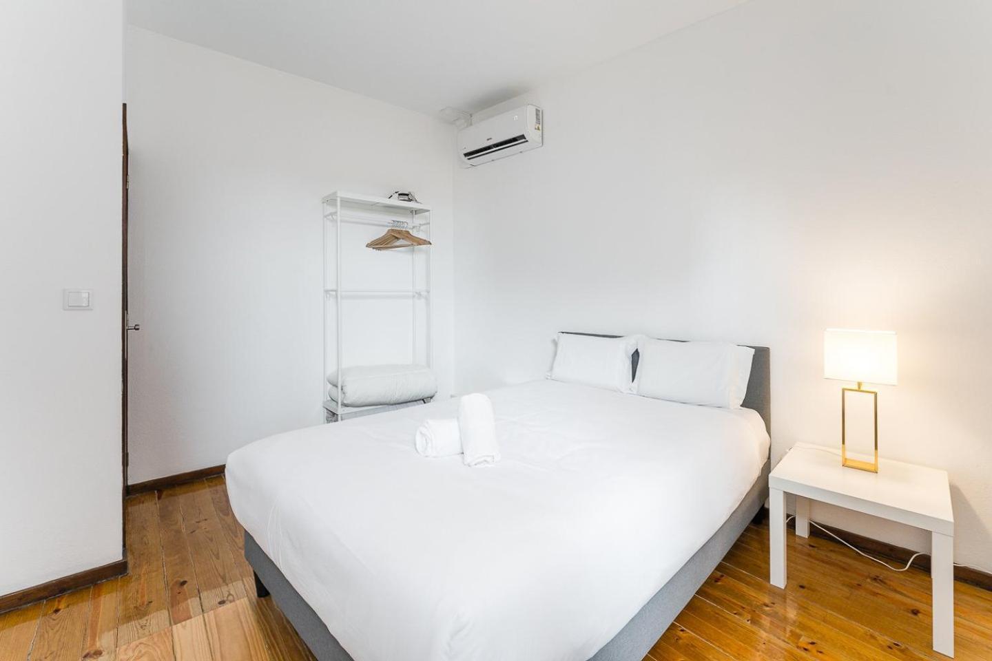 Guest house Guestready - Modern Duplex, Neo-classical Building Porto