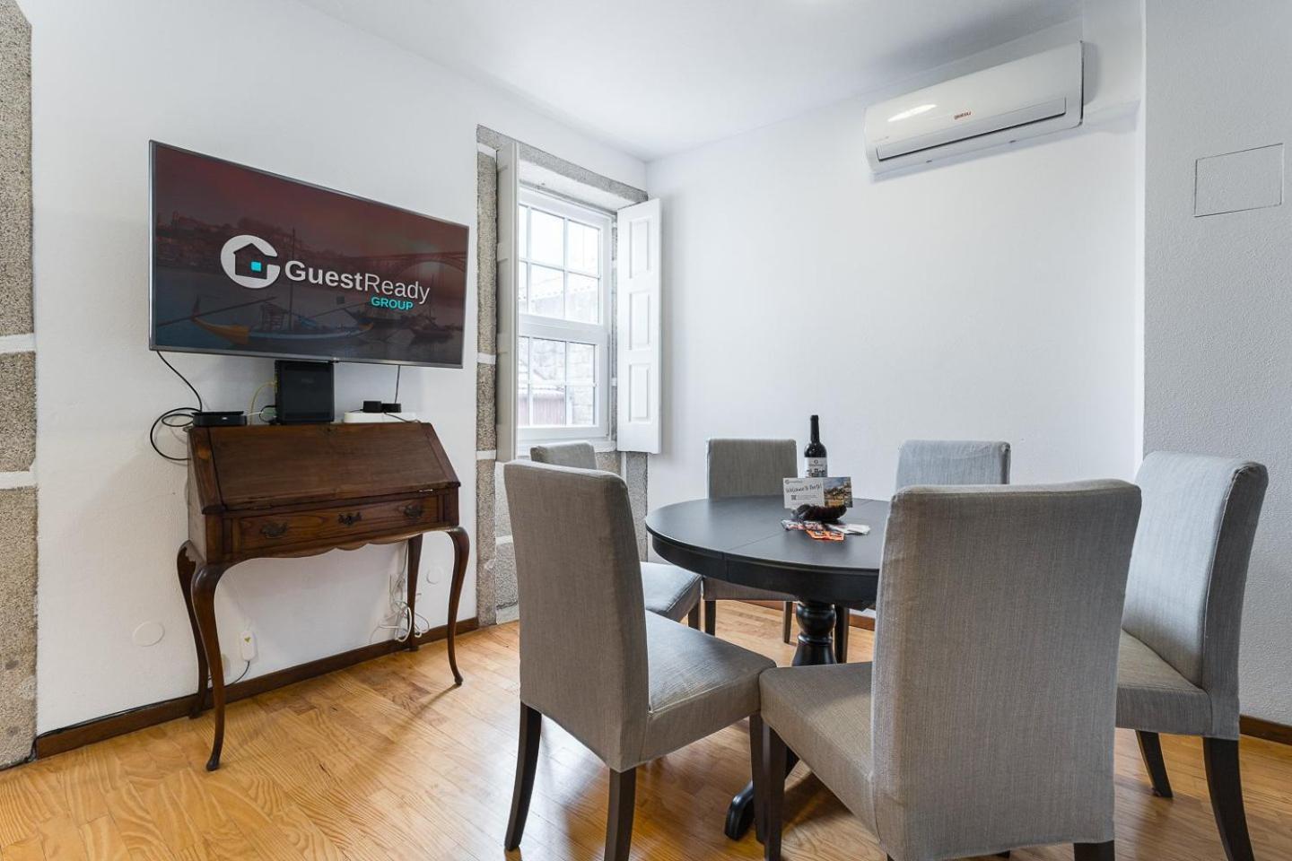 Guestready - Modern Duplex, Neo-classical Building * Porto