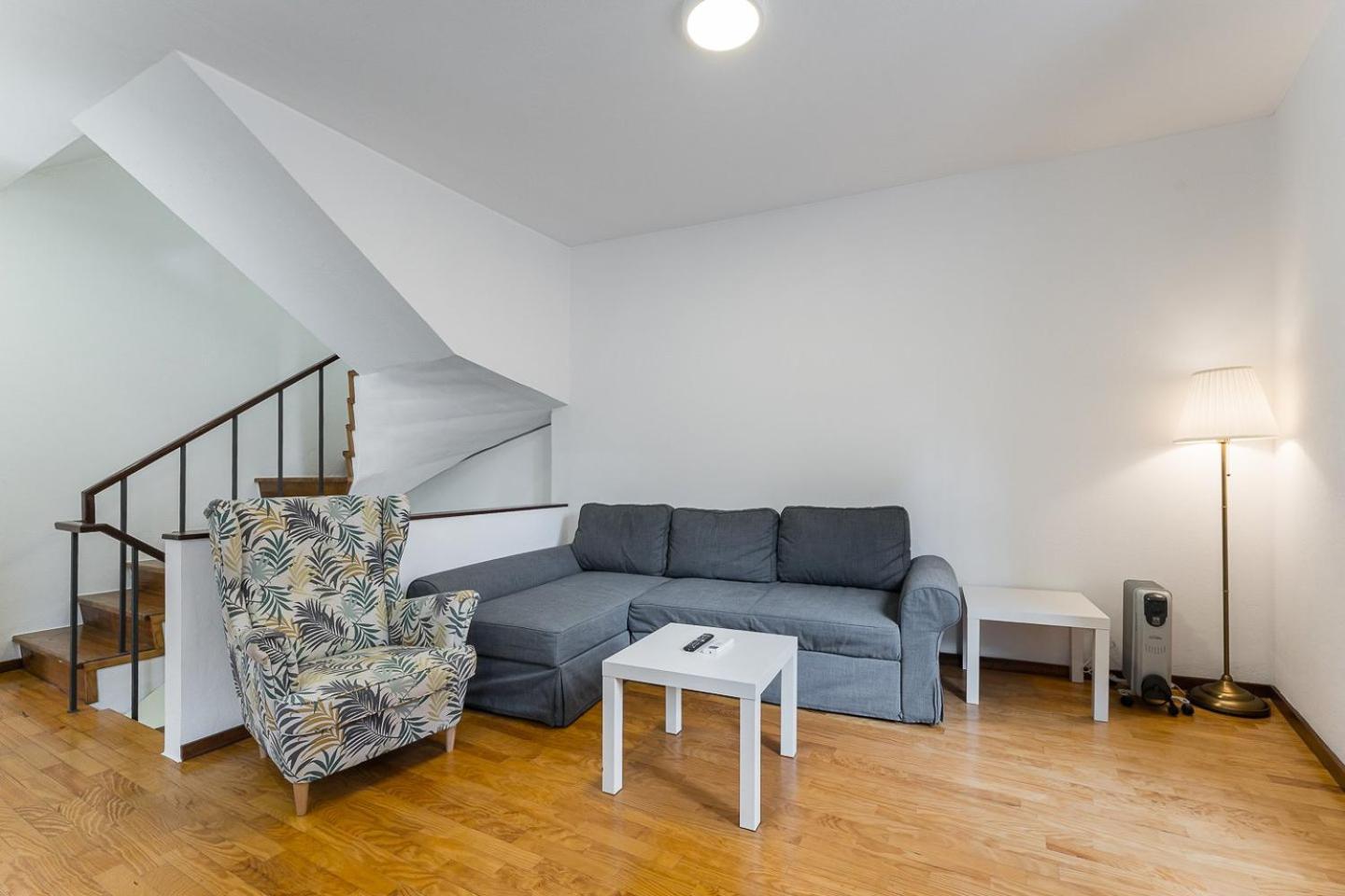 Guestready - Modern Duplex, Neo-classical Building Guest house