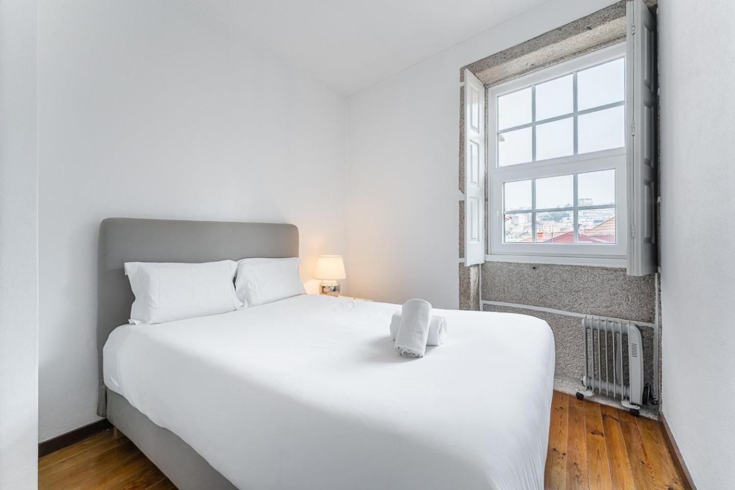 Guestready - Modern Duplex, Neo-classical Building Porto