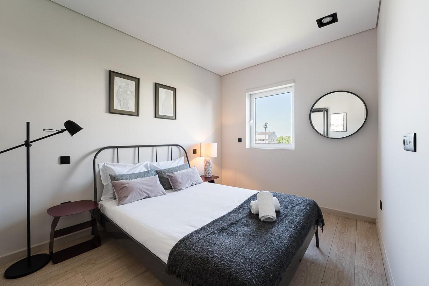 Guestready - Quental Wallpaper Near Marques Square * Porto