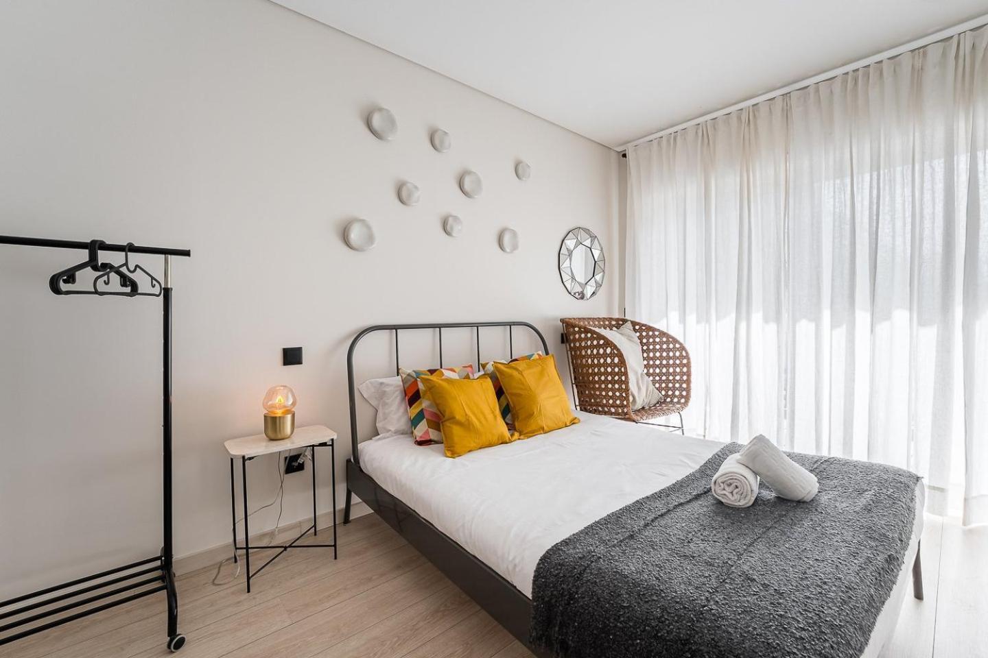 Guestready - Quental Wallpaper Near Marques Square Porto