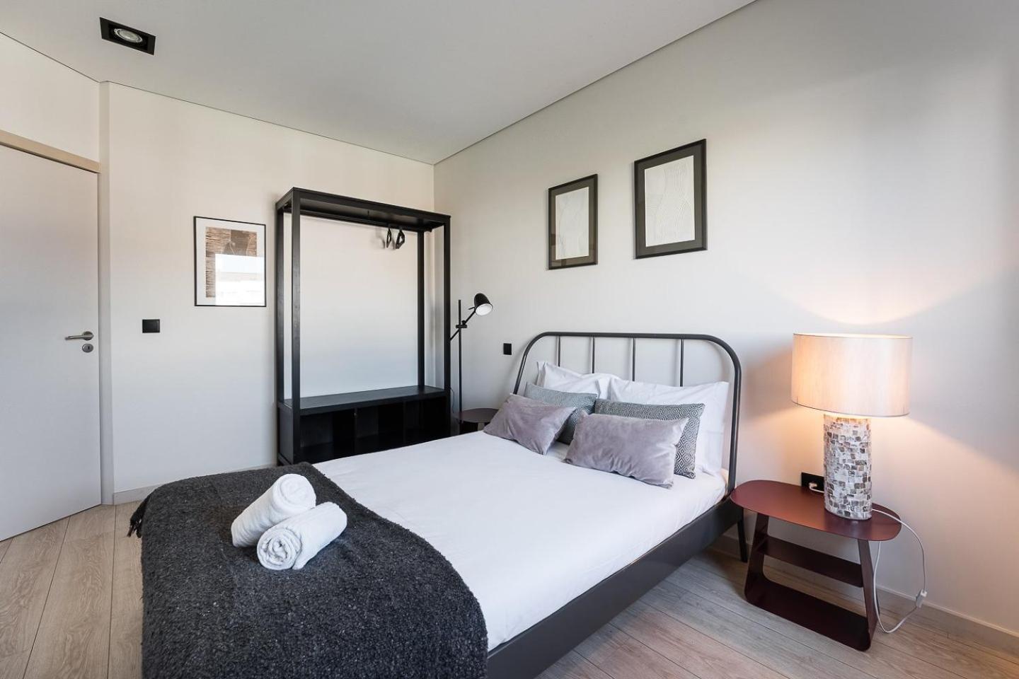 Apartamento Guestready - Quental Wallpaper Near Marques Square Porto