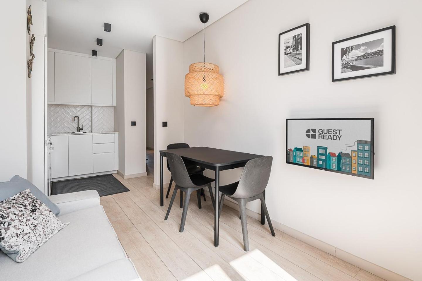 Guestready - Quental Wallpaper Near Marques Square