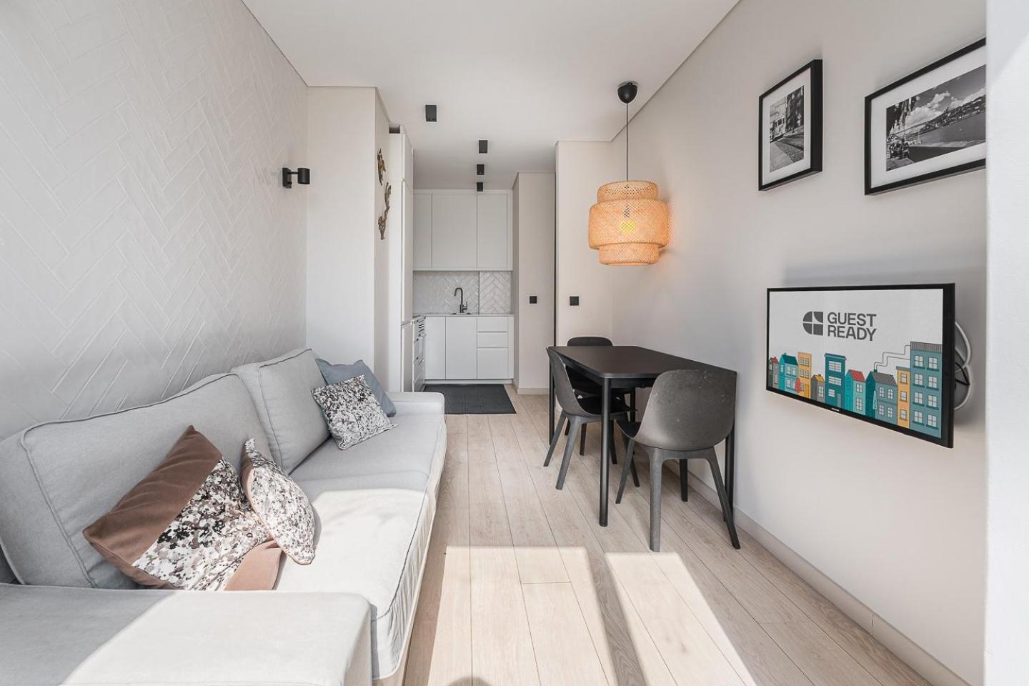 Guestready - Quental Wallpaper Near Marques Square Porto