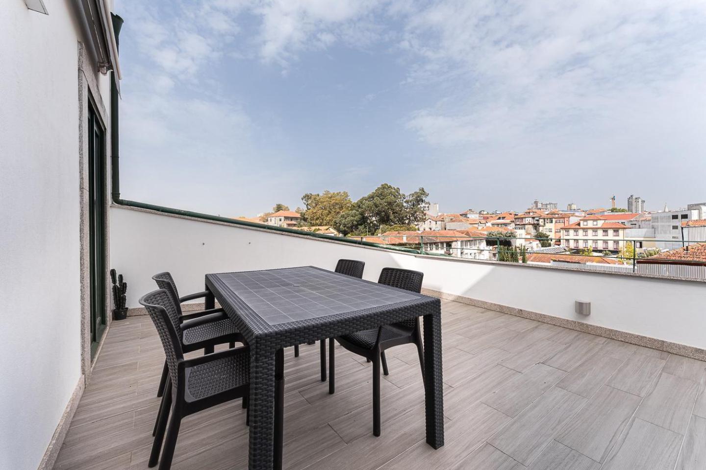 Guestready - The Other Side * Porto