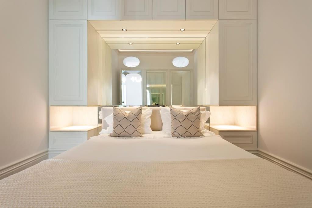 Apartment Boutique Rentals- The Clerigos W/ Patio