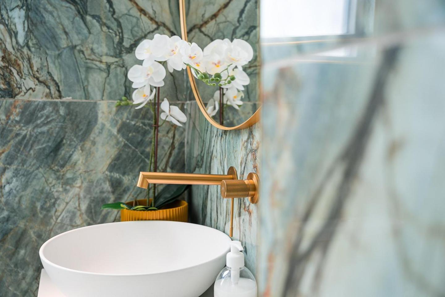Guestready - Relaxing Moment In A Vibrant Apartment *