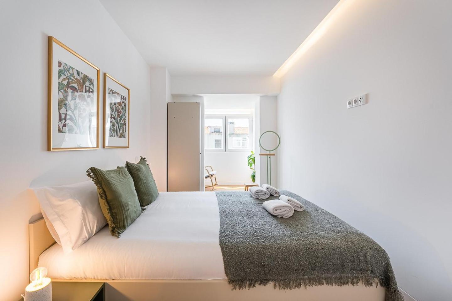 Guestready - Relaxing Moment In A Vibrant Apartment