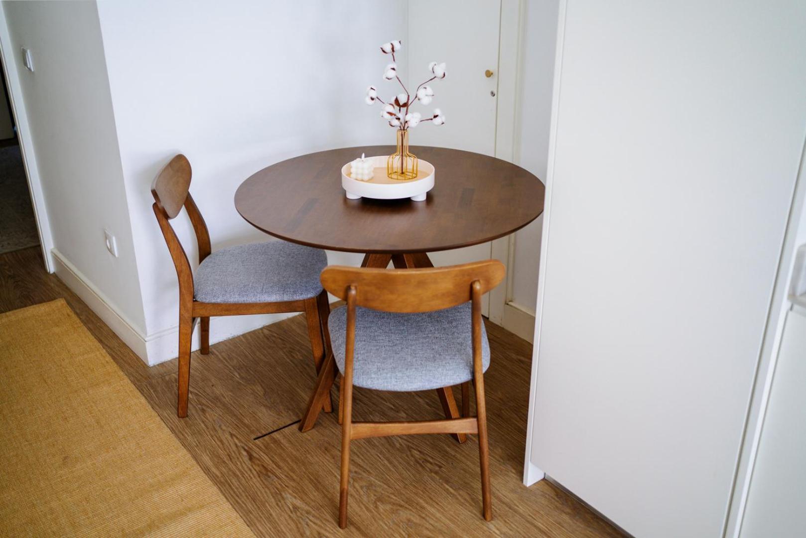 Downtown Terrace Flat With Ac And Patio - Feel Like A Local