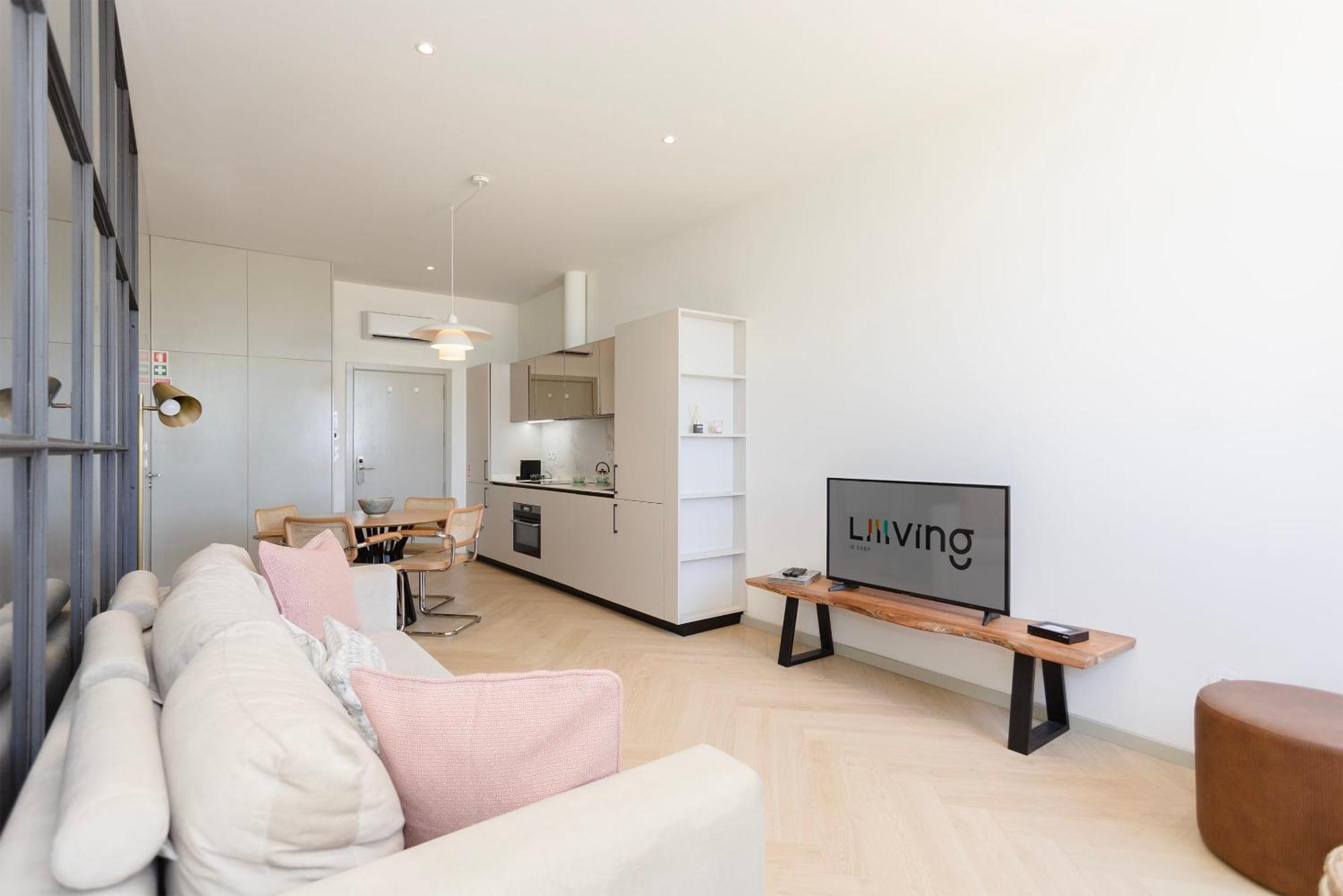 Liiiving In - Modern Coastline *