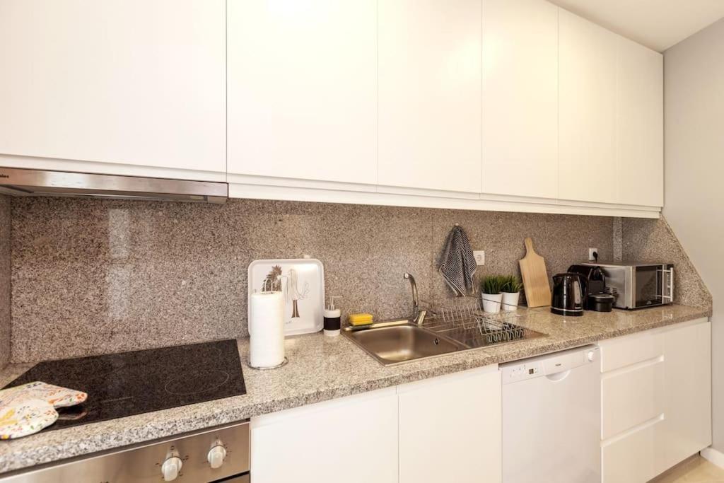 Apartamento Large And Charming Apt Downtown 3bedrooms