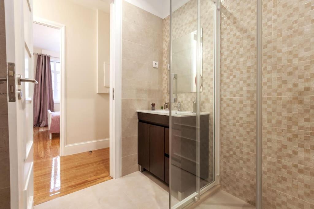 Apartamento Large And Charming Apt Downtown 3bedrooms *