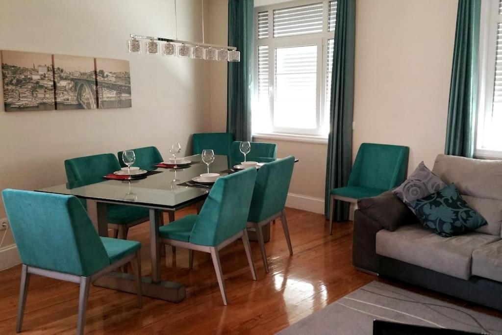 Large And Charming Apt Downtown 3bedrooms