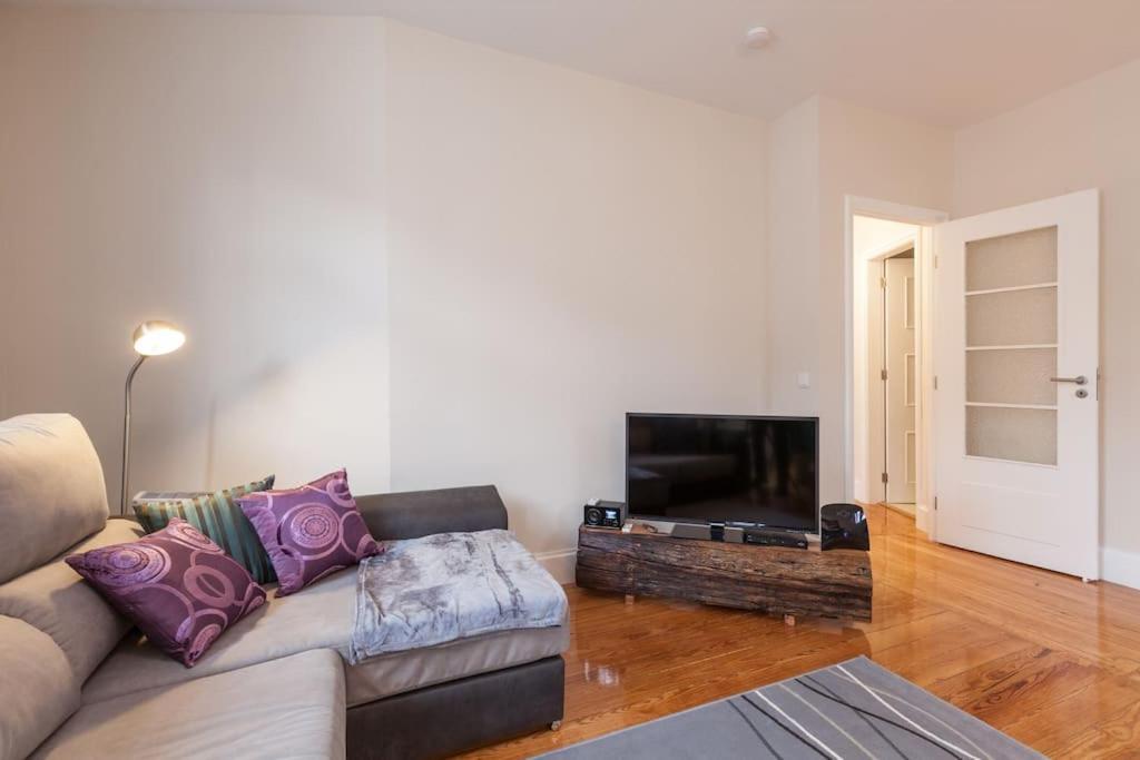 Apartamento Large And Charming Apt Downtown 3bedrooms Porto