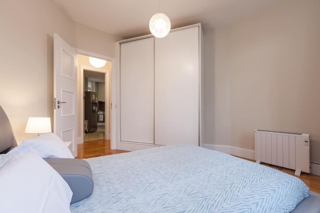 Large And Charming Apt Downtown 3bedrooms Apartamento