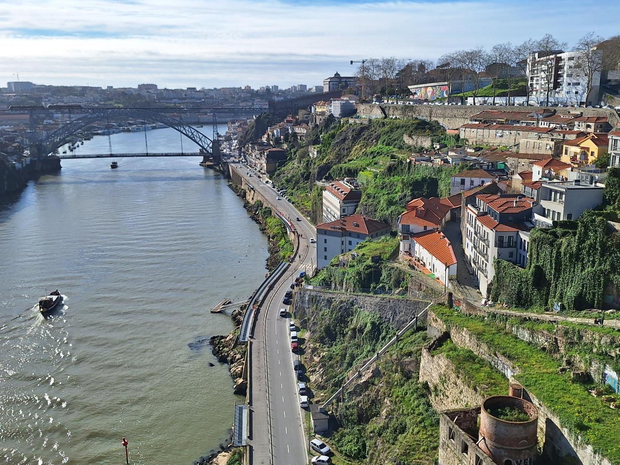 Contemporary In Center * Porto