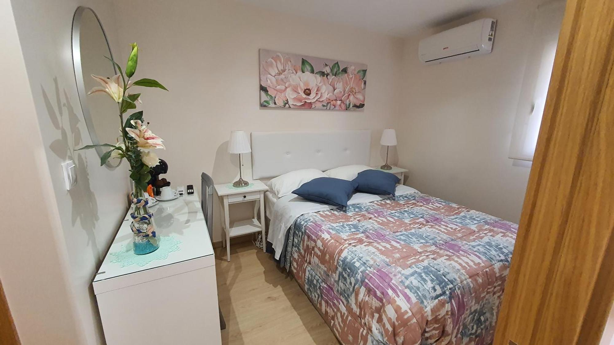 Bedroom With Private Bathroom In The Center, Next To The Subway Casa de hóspedes Porto