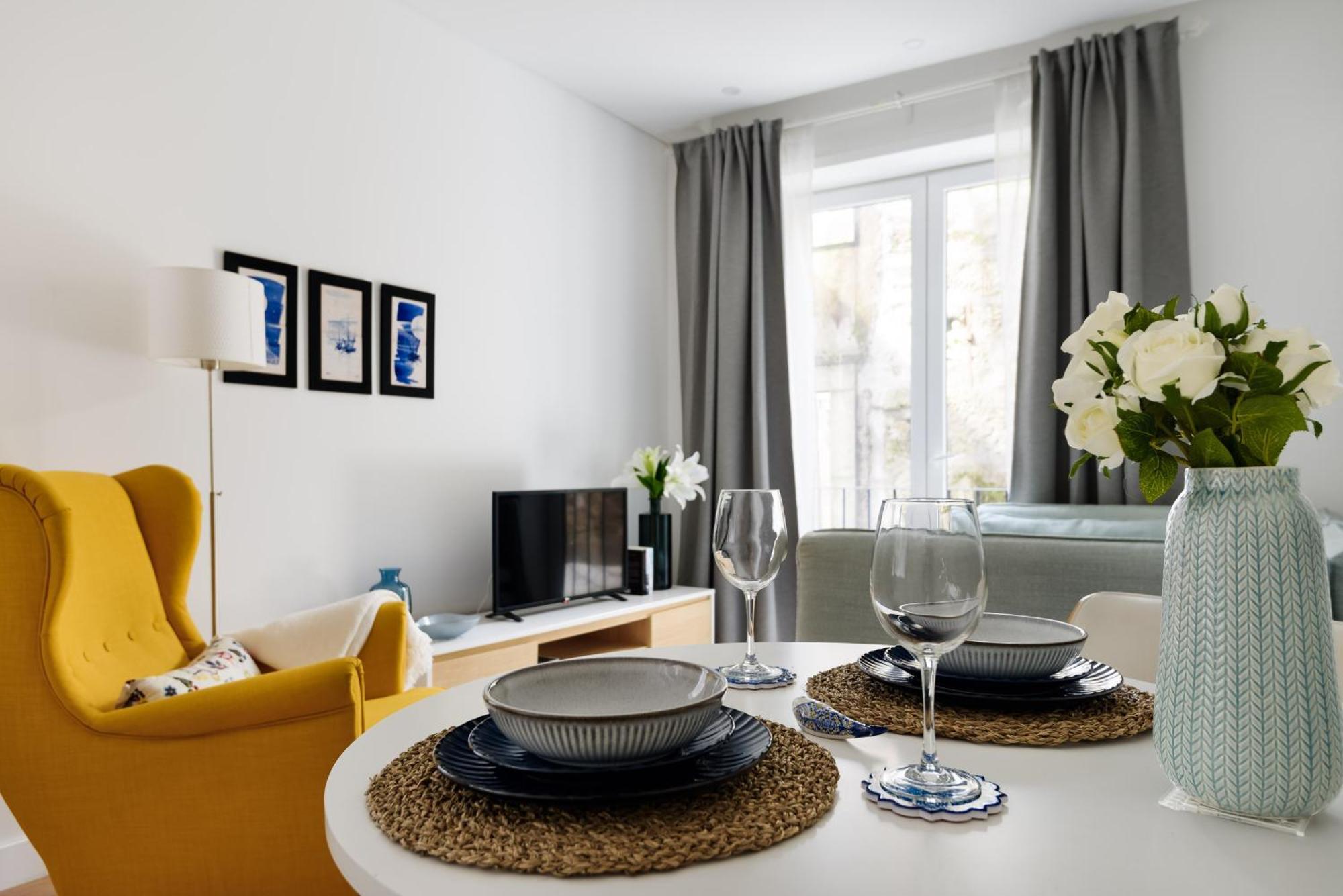 Stylish Almada Historic Apartment