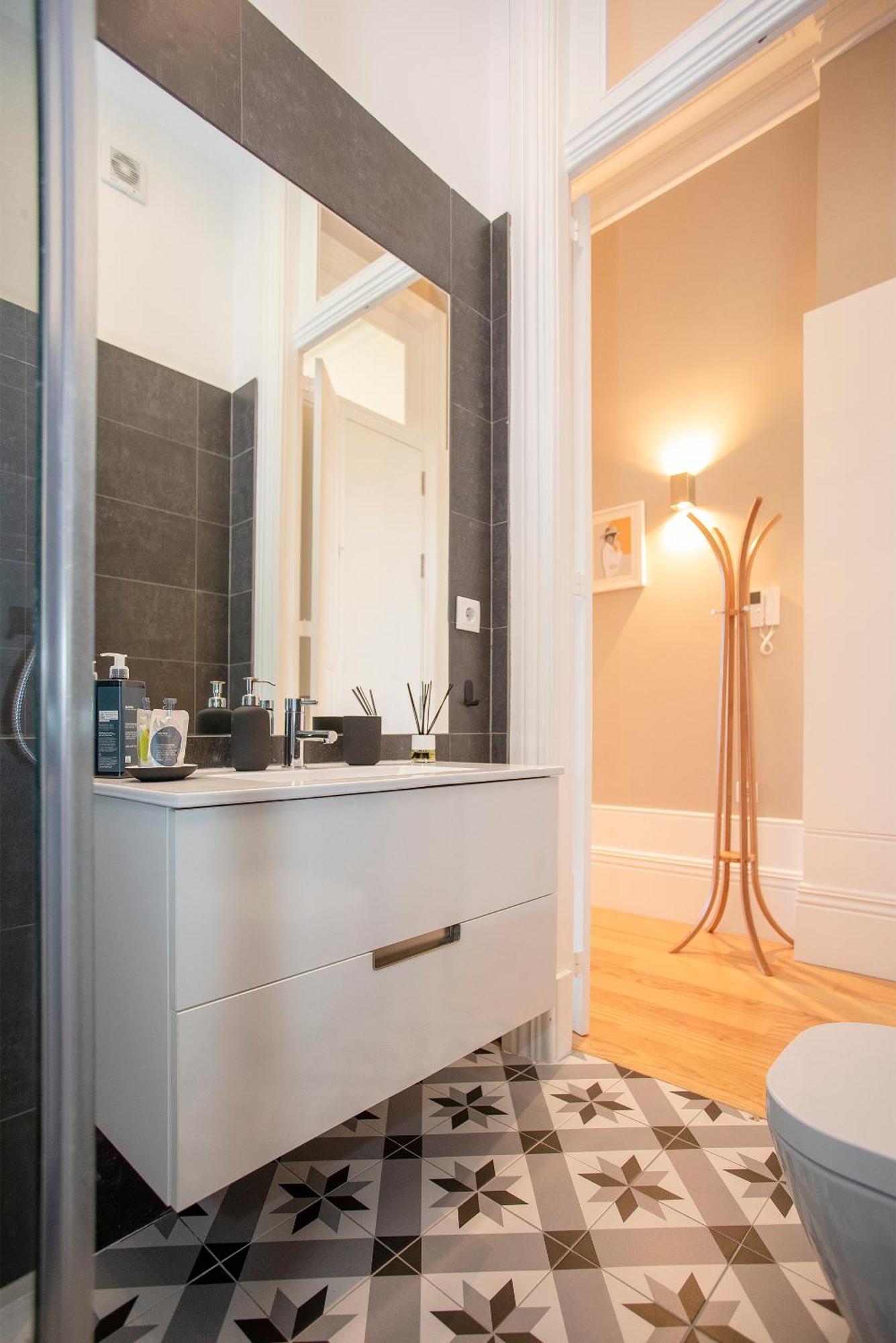 Liiiving In - Balcony Design Apartment