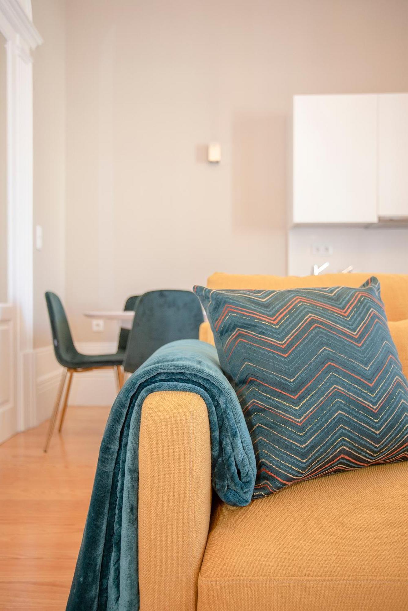 Apartment Liiiving In - Balcony Design